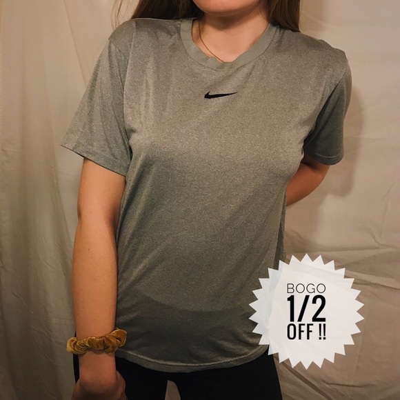 Nike Tops - simple light gray nike tee